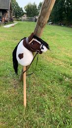 Hobby horse + hoofdstel te koop, Dieren en Toebehoren, Paarden en Pony's | Hoofdstellen en Tuigage, Ophalen of Verzenden