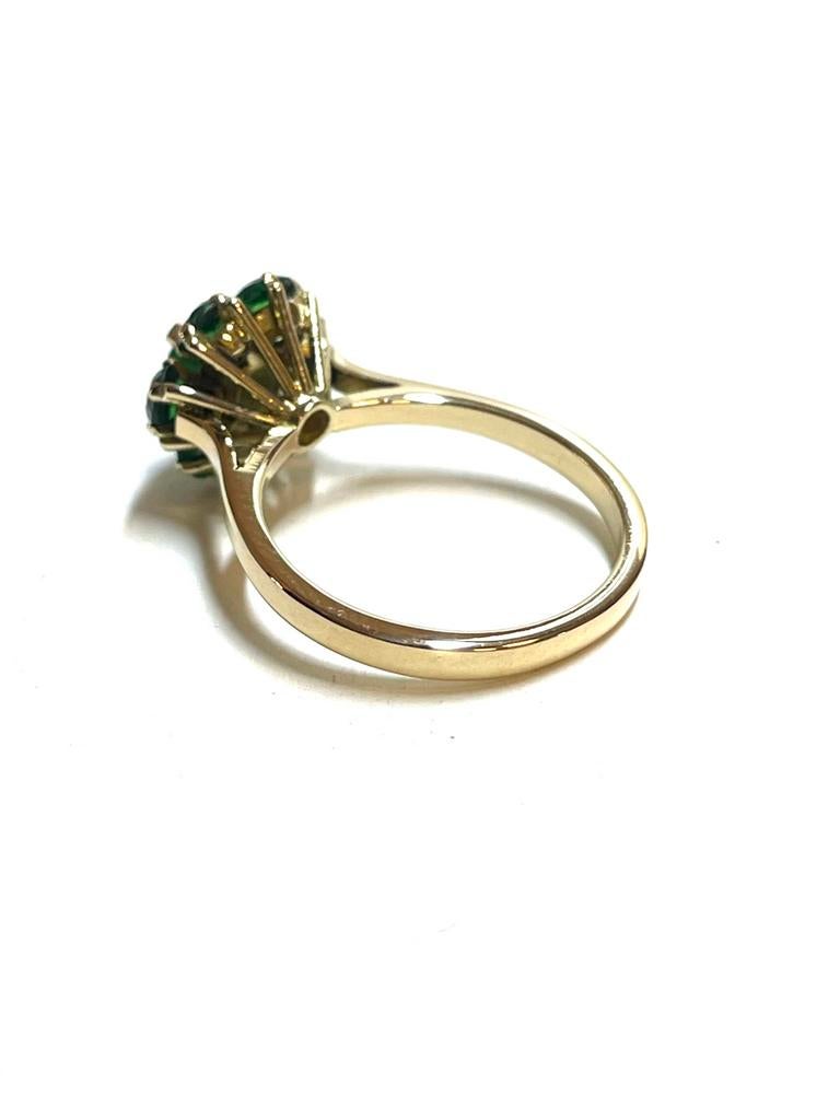 18k gouden ring met groene stenen, Sieraden, Tassen en Uiterlijk, Ringen, -, -, Ophalen of Verzenden, Dame