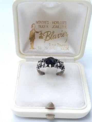 RING, zilver (800) maat 16, met 1 Granaat in roosslijpsel beschikbaar voor biedingen