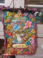 Handgemaakt Wandkleed met Bloemen en Spreuk, Ophalen of Verzenden, Zo goed als nieuw