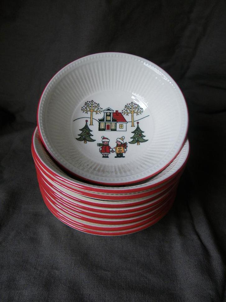 Wedgwood WINDSOR CHRISTMAS Puntgave kerst compote schaaltjes, Huis en Inrichting, Keuken | Servies, Zo goed als nieuw, Schaal of Schalen