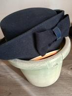Donker blauwe hoed. /dop., Kleding | Dames, Ophalen of Verzenden, Zo goed als nieuw