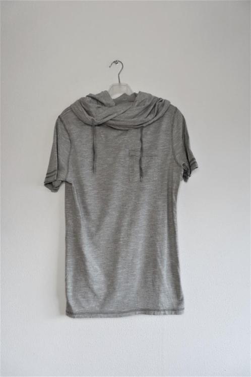 T-Shirt Grijs met Capuchon Revelation mt M (G11), Kleding | Heren, T-shirts, Zo goed als nieuw, Maat 48/50 (M), Grijs, Ophalen of Verzenden