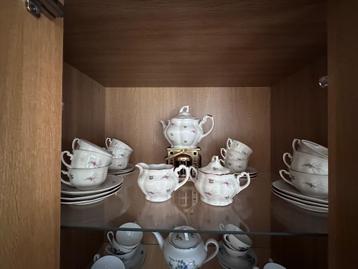 vintage theeservies beschikbaar voor biedingen