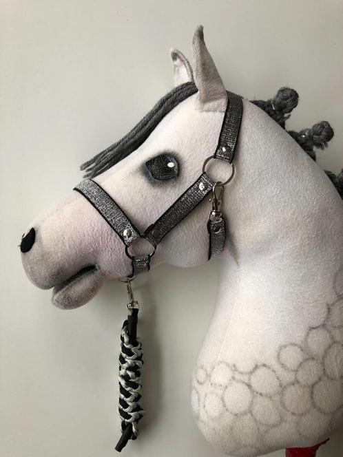 halsterset hobbyhorse / stokpaard glitter zilver, Hobby en Vrije tijd, Overige Hobby en Vrije tijd, Nieuw, Ophalen of Verzenden