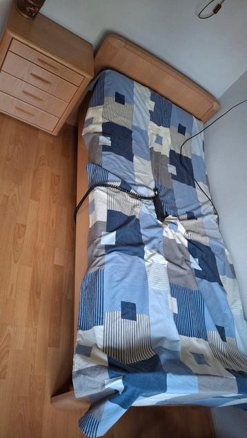 1 persoons bed ledikant electrisch verstelbaar beschikbaar voor biedingen