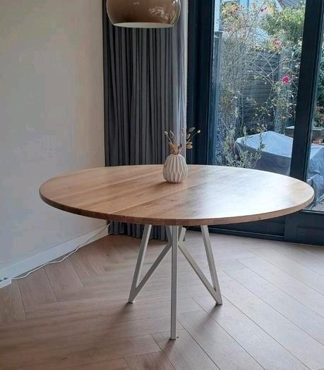 Studio Henk eettafel Butterfly Quadpod 140 cm, Huis en Inrichting, Tafels | Eettafels, Zo goed als nieuw, 100 tot 150 cm, 100 tot 150 cm