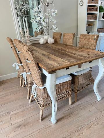 Mooie eettafel van Rivièra maison beschikbaar voor biedingen