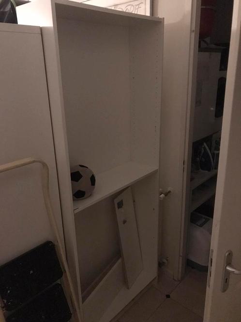 Witte Ikea Billy boekenkast met gratis opzetstuk, Huis en Inrichting, Kasten | Boekenkasten, Gebruikt, 50 tot 100 cm, 25 tot 50 cm