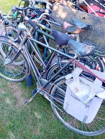 Partij fietsen opknappers of voor onderdelen  beschikbaar voor biedingen