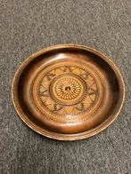 Houtsnijwerk Schaal, Huis en Inrichting, Woonaccessoires | Schalen en Manden, Schaal, Rond, Ophalen of Verzenden, Zo goed als nieuw