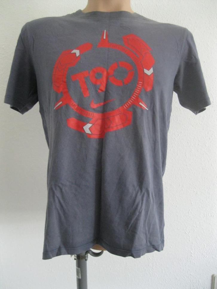 maat M, 1 Nike T-shirt, grijs met rode opdruk, 69 cm., Kleding | Heren, T-shirts, Zo goed als nieuw, Maat 48/50 (M), Grijs, Ophalen of Verzenden