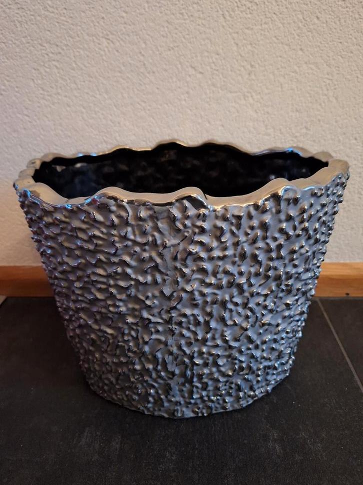 Grote Despots bloempot grijs/zilver - 21cm hoog, Tuin en Terras, Bloempotten, Zo goed als nieuw, Aardewerk, Binnen, Minder dan 40 cm