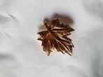 goudkleurige broche blad, Sieraden, Tassen en Uiterlijk, Broches, Ophalen, Goud, Overige materialen