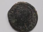 Romeinse Bronzen Munt Met Personificatie Constantinopel., Italië, Ophalen of Verzenden, Losse munt