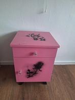 Roze nachtkastje, Huis en Inrichting, Ophalen, Gebruikt, Minder dan 45 cm, Minder dan 55 cm
