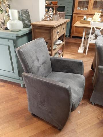 SHOWROOMMODEL set 6 eetkamerstoelen Goosens beschikbaar voor biedingen