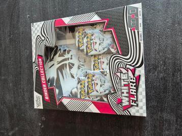 Pokemon kaarten en binder scarlet & violet white flare beschikbaar voor biedingen