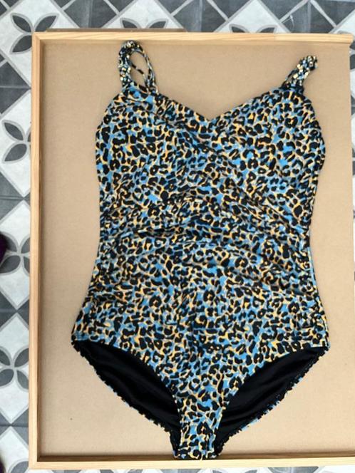 Beachwave corrigerend badpak met kralen maat 54 Dierenprint, Kleding | Dames, Badmode en Zwemkleding, Nieuw, Badpak, Zwart, Ophalen of Verzenden