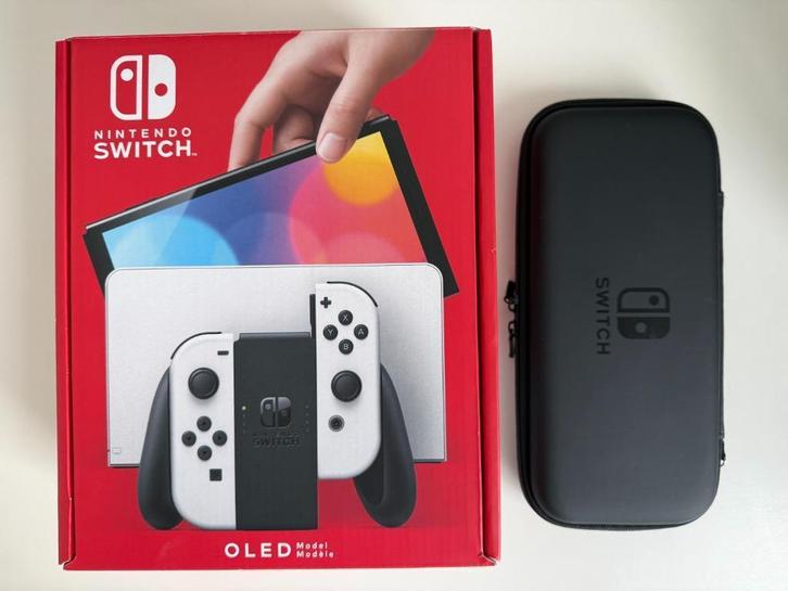 Nieuwe Nintendo Switch (OLED model) Wit incl. hoes, Spelcomputers en Games, Spelcomputers | Nintendo Switch, Nieuw, Switch OLED