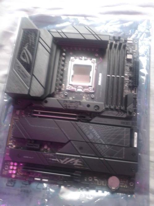 ASUS ROG STRIX X670E-F GAMING WIFI, Computers en Software, Moederborden, Gebruikt, AMD, DDR5, Verzenden