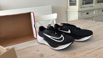 Nike zoom fly 5 beschikbaar voor biedingen