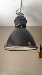 Oude industriele fabriekslamp, Huis en Inrichting, Ophalen of Verzenden, Zo goed als nieuw, 50 tot 75 cm