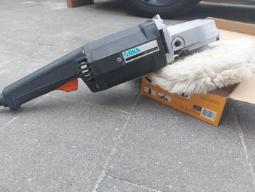 Sterke poetsmachine Orka met veel extra's  beschikbaar voor biedingen