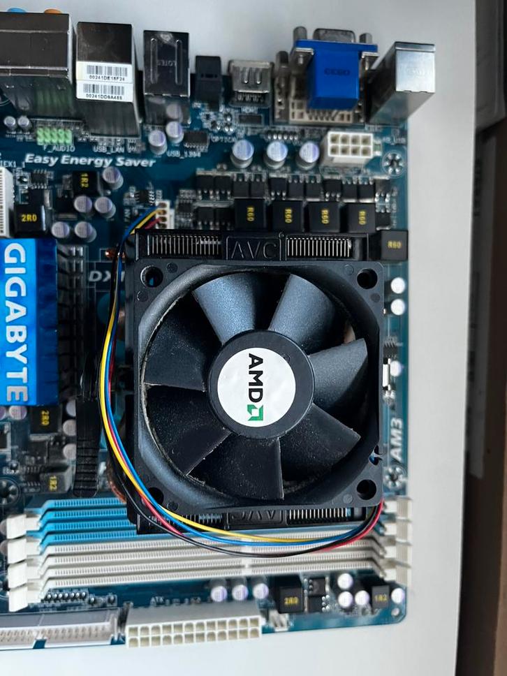 Gigabyte moederbord +cpu en cooler, Computers en Software, Moederborden, Zo goed als nieuw, DDR3, Ophalen of Verzenden