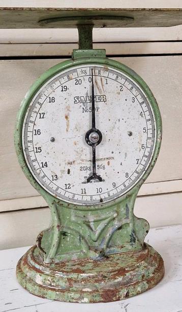 super gave,groene gietijzeren weegschaal Salter Brocante  beschikbaar voor biedingen