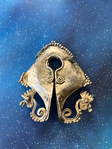 Apart Indisch ornament: mamuli, Sumba volk, Sumatra beschikbaar voor biedingen