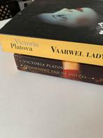 Victoria Platova: Vaarwel ladybird/ Doopvont v.d. Duivel, Ophalen of Verzenden, Zo goed als nieuw