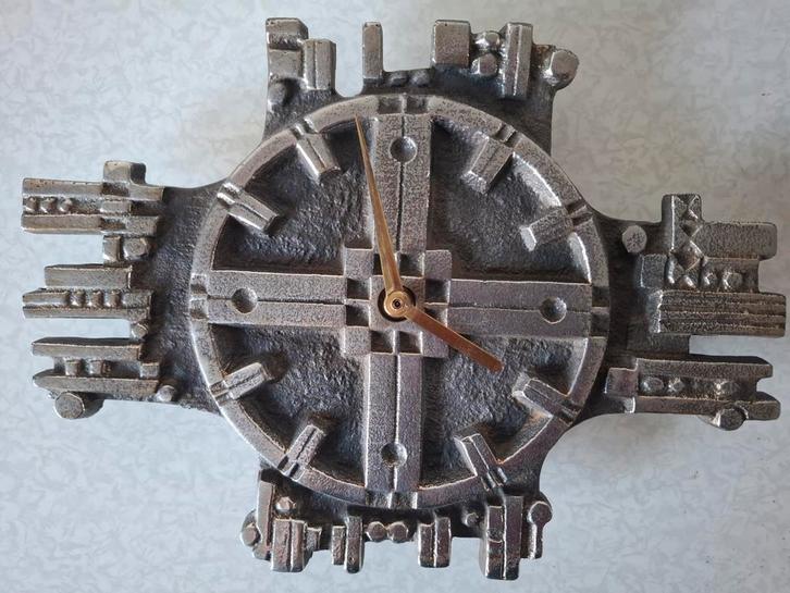 Vintage wandklok van Olav Joa, Antiek en Kunst, Antiek | Klokken, Ophalen of Verzenden