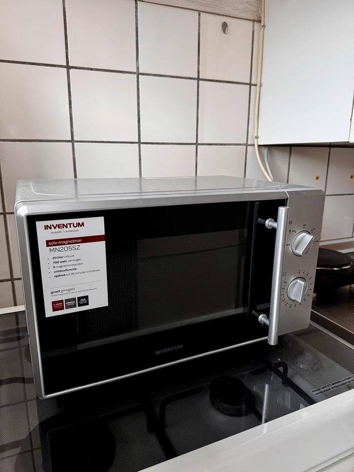 Inventum MN205SZ Magnetron, Witgoed en Apparatuur, Magnetrons, Zo goed als nieuw, Vrijstaand, Magnetron, Minder dan 45 cm, Draaiplateau