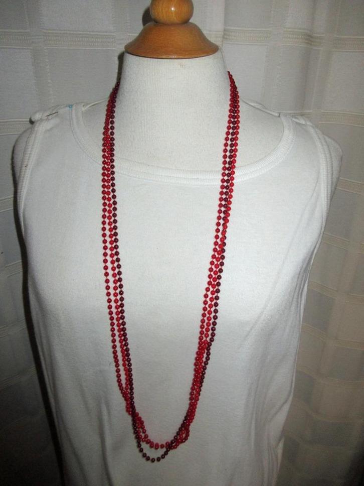 ketting 22, 3 rode kettingen plastic vintage retro jaren 70, Sieraden, Tassen en Uiterlijk, Kettingen, Zo goed als nieuw, Kunststof
