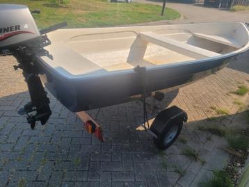 Leuk sloep 4m 4pk trailer/ riga 395 trimarin 15 pk  beschikbaar voor biedingen
