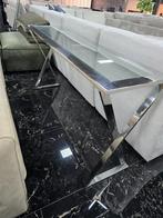 Moderne sidetable met glasblad, Huis en Inrichting, Tafels | Bijzettafels, Ophalen of Verzenden, Zo goed als nieuw, 75 cm of meer