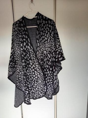 Miss Etam Poncho / Omslagdoek / Sjaal Zwart Grijs beschikbaar voor biedingen