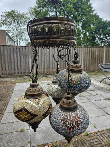 Verschillende soorten orginele Ottomaanse hang en wandlampen beschikbaar voor biedingen