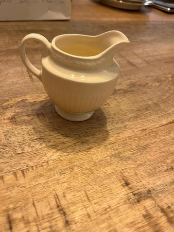 Melkkannetje Wedgewood Edme beschikbaar voor biedingen