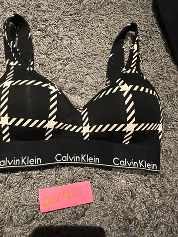 CALVIN KLEIN top voorgevormd maat s  origineel zgan beschikbaar voor biedingen