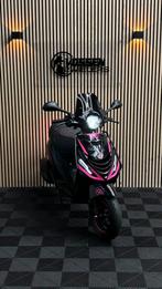 Piaggio Zip  |  Black & Pink Edition   | 4000KM, Fietsen en Brommers, Scooters | Piaggio, Maximaal 45 km/u, Zip, Ophalen of Verzenden
