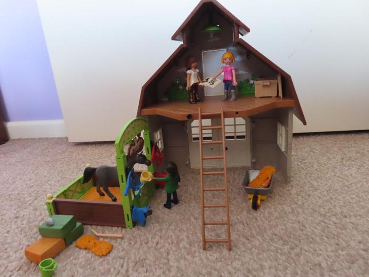 2 Playmobil Spirit sets - Schuur en Lucky's slaapkamer, Kinderen en Baby's, Speelgoed | Playmobil, Gebruikt, Los playmobil, Ophalen of Verzenden