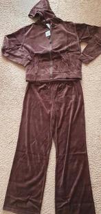 HUISPAK BRUIN VELOURS BROEK WIJDE PIJP VEST MET CAPUCHON M, Ophalen of Verzenden, Nieuw, Maat 38/40 (M), Bruin