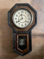 Wandklok in werkende staat inclusief sleutel, Antiek en Kunst, Antiek | Klokken, Ophalen
