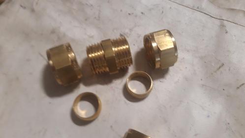 Diverse messing snelkoppelingen , Thermosradiator knop stopk, Doe-het-zelf en Verbouw, Overige Doe-het-zelf en Verbouw, Nieuw