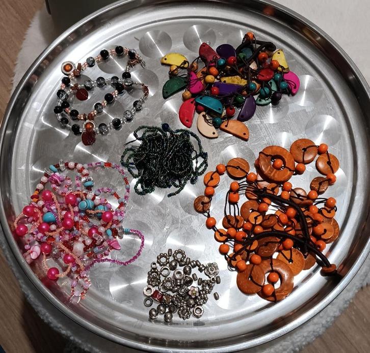 DB64 Kralenset vintage extra kleurrijk, Hobby en Vrije tijd, Kralen en Sieraden maken, Gebruikt, Kraal, Verzenden