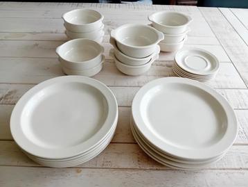 Servies Arabia Kesti Finland in prima gave staat Göran Bäck beschikbaar voor biedingen