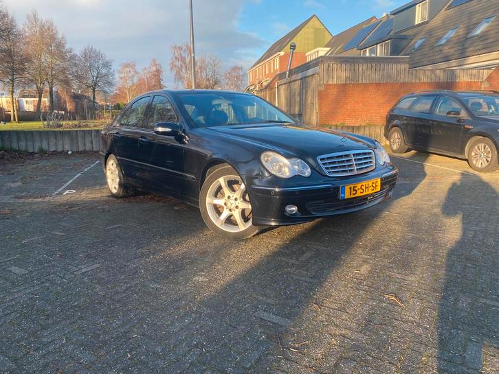 Mercedes C-Klasse 2.5 C230 Sedan AUT 2006 Zwart, Auto's, Mercedes-Benz, Particulier, C-Klasse, ABS, Achteruitrijcamera, Airbags