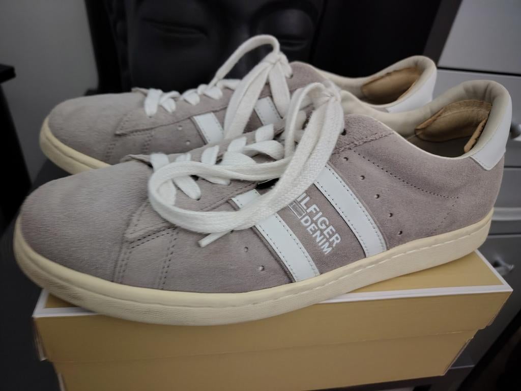 Hilfiger sneaker maat 45 kleur grijs, Ophalen of Verzenden, Zo goed als nieuw, Overige kleuren